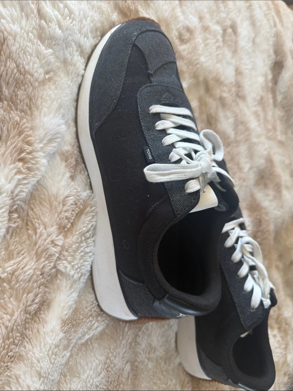 Toms casual low